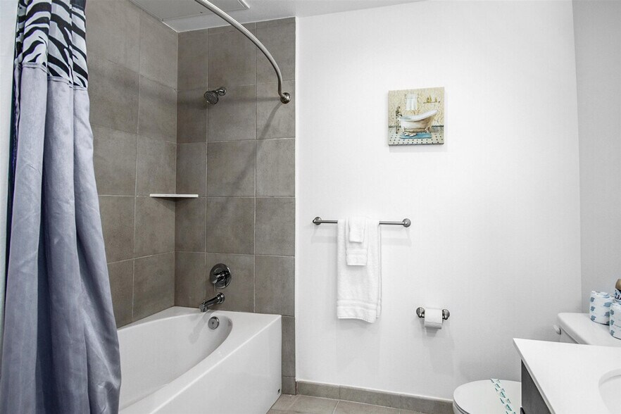 Building Photo - 2002 Holcombe Blvd