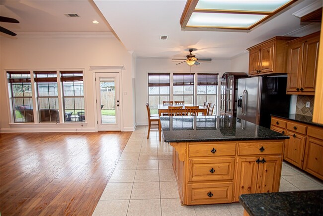 Building Photo - 12437 Old Millstone Dr