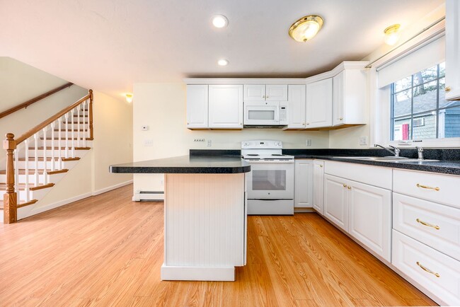 Building Photo - 28 G Hideaway Rd