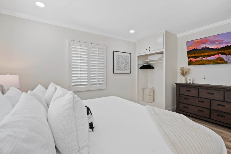 Building Photo - 1009 Catalina Ave