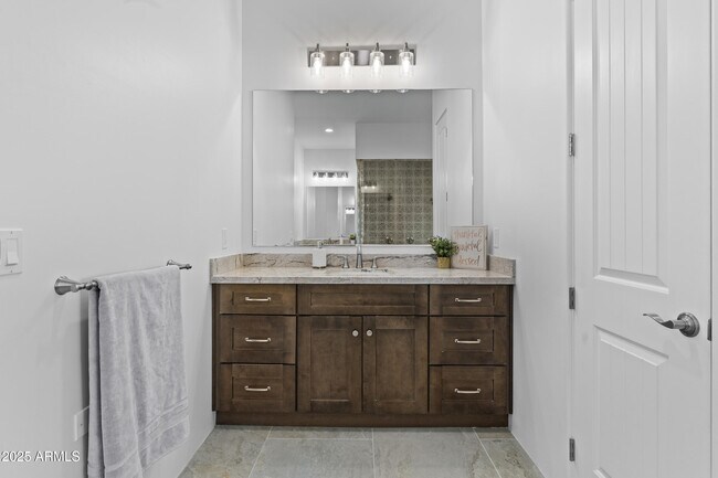 Building Photo - 2617 W Desert Hills Dr