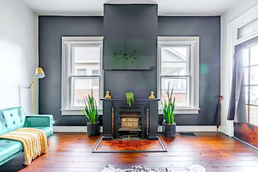 Building Photo - 241 W Water St