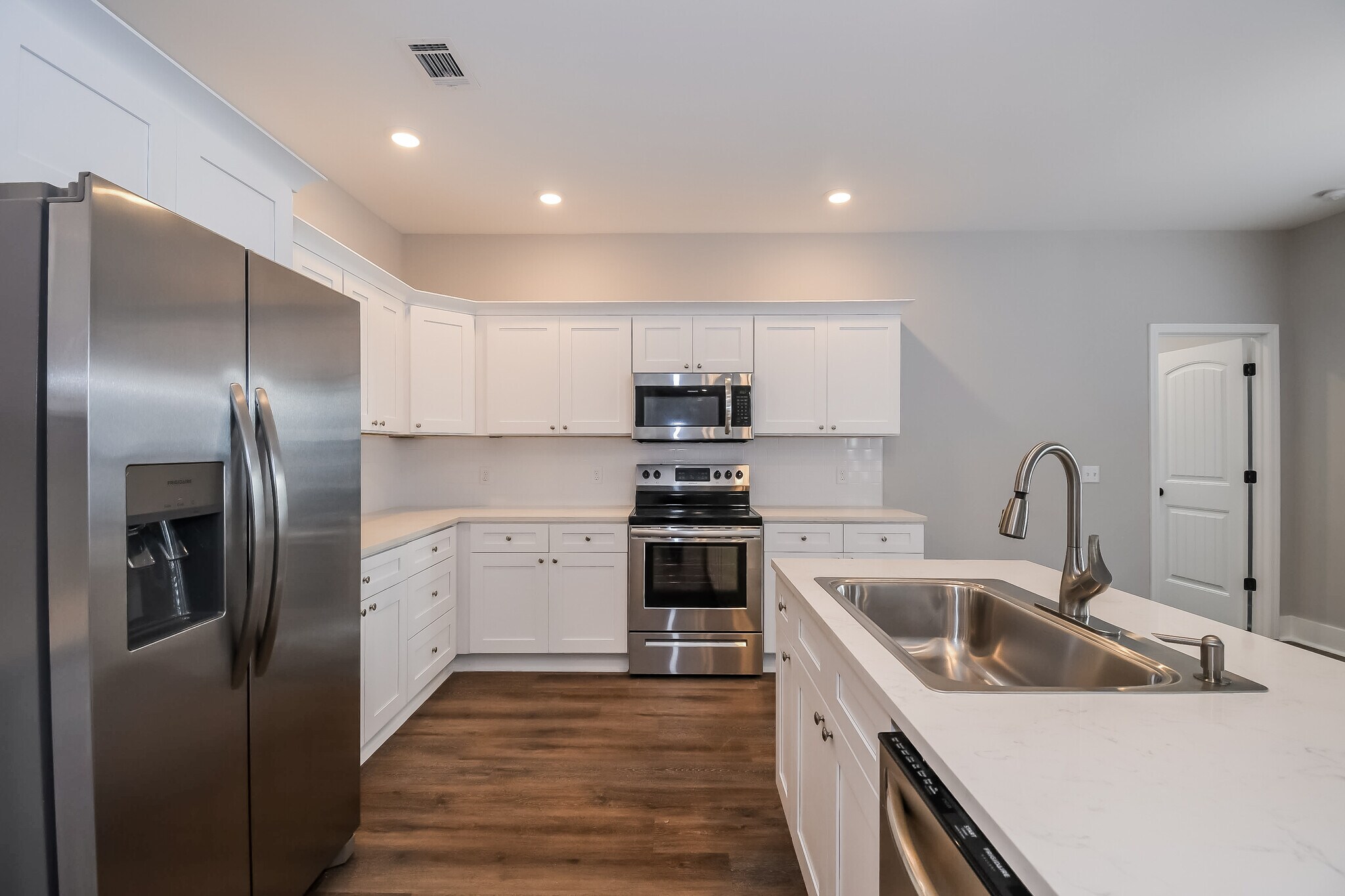 Building Photo - 67 Greyfield Dr