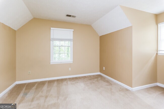Building Photo - 5851 Taylor Creek Dr