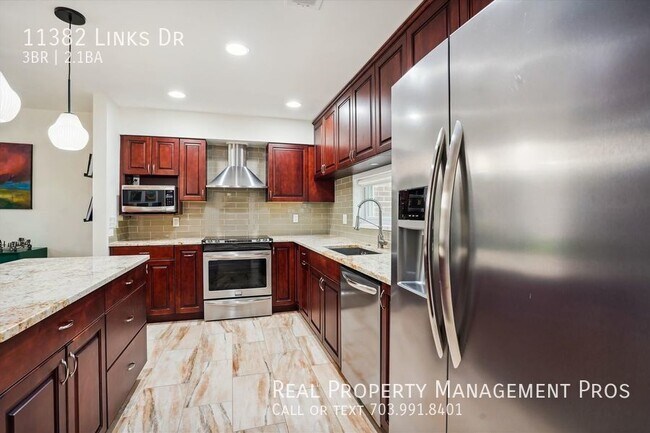 Building Photo - 11382 Links Dr