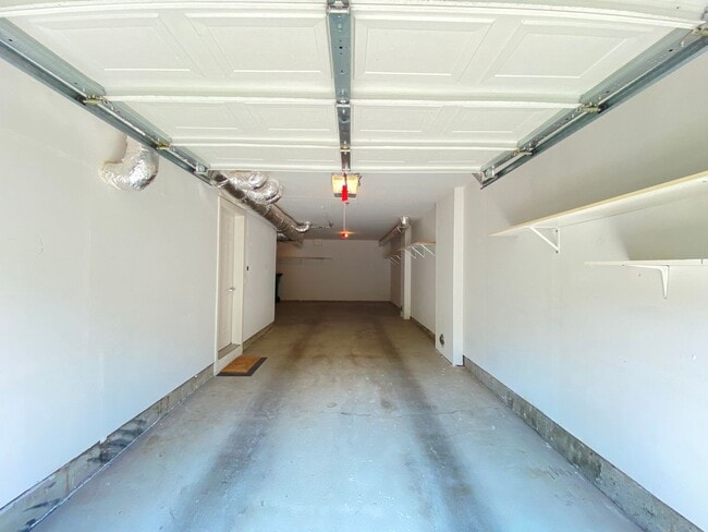 Building Photo - 2068 NW Boulder Way Dr