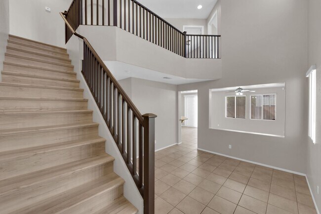 Building Photo - Large 4 bedroom home!  A must see!