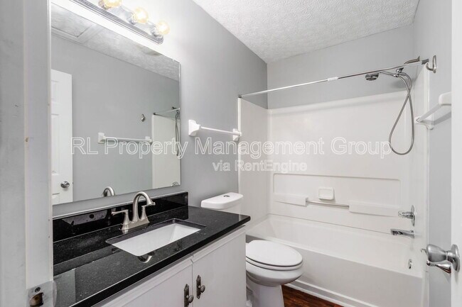 Building Photo - 1812 Bennigan Dr