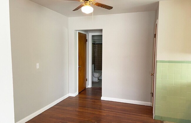 Building Photo - 510 Lowell Ave