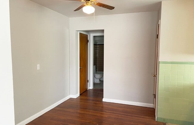 Interior Photo - Lowell 510