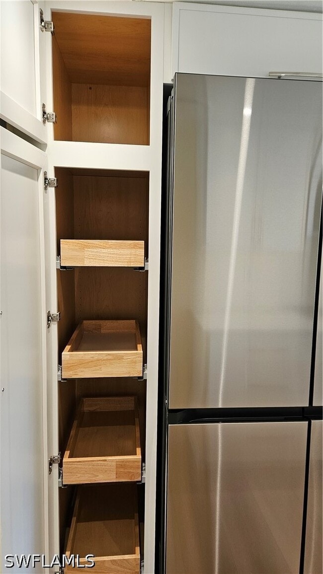 Building Photo - 301 6th Ave S