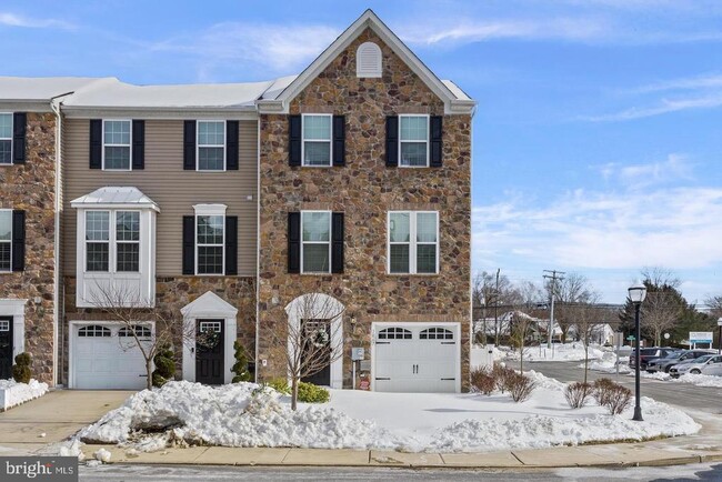 Building Photo - 1067 Prime Pl
