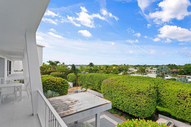 Building Photo - 2275 S Ocean Blvd