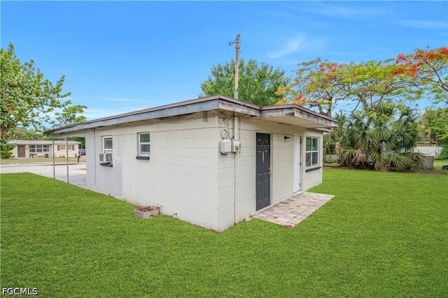 Building Photo - 1527 Gardenia Ave