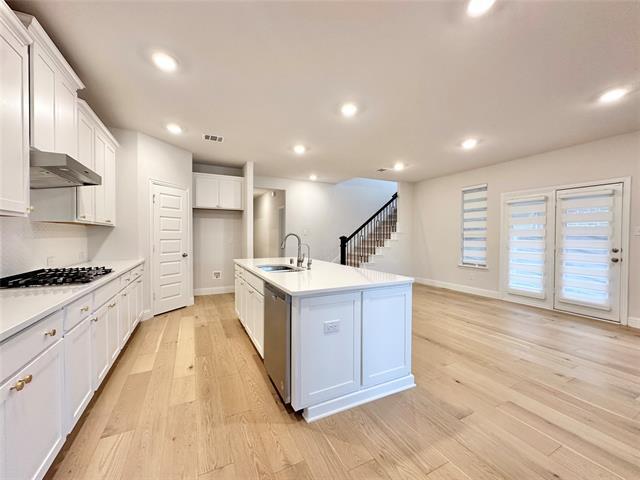 Building Photo - 2021 Meliana Dr