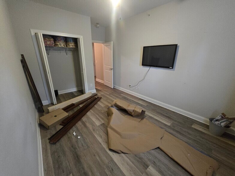 Building Photo - 20 Foxden Dr