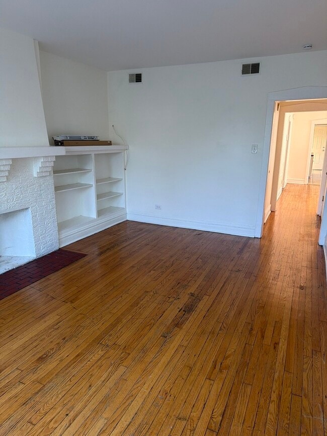 Building Photo - 7741 S Yates Blvd