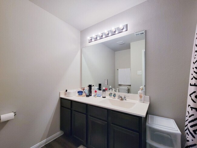 Building Photo - THIS THREE BED, FOUR BATH, CANAL FRONT HOM...