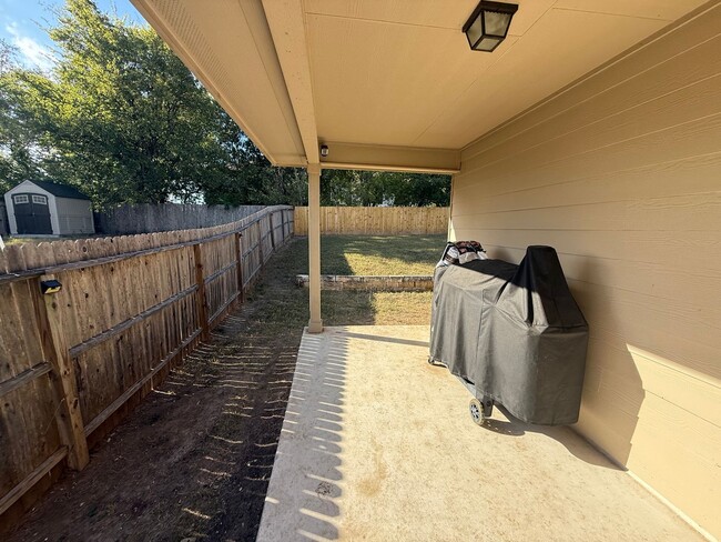 Building Photo - 10550 Rhyder Ridge