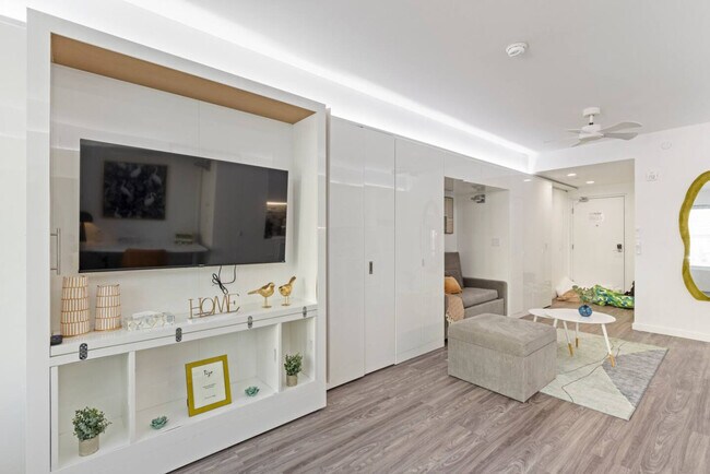 Building Photo - 12607 Larchmere Blvd