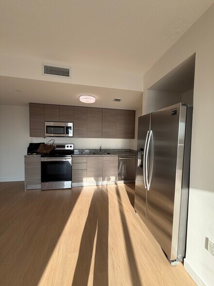 Building Photo - 1480 Biscayne Blvd