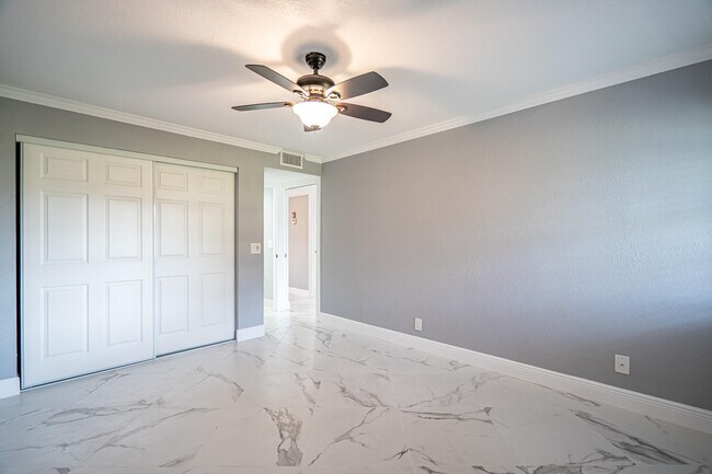 Building Photo - 244 Normandy Ln