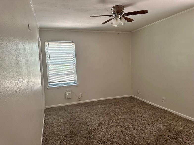 Building Photo - 3401 Princeton Dr