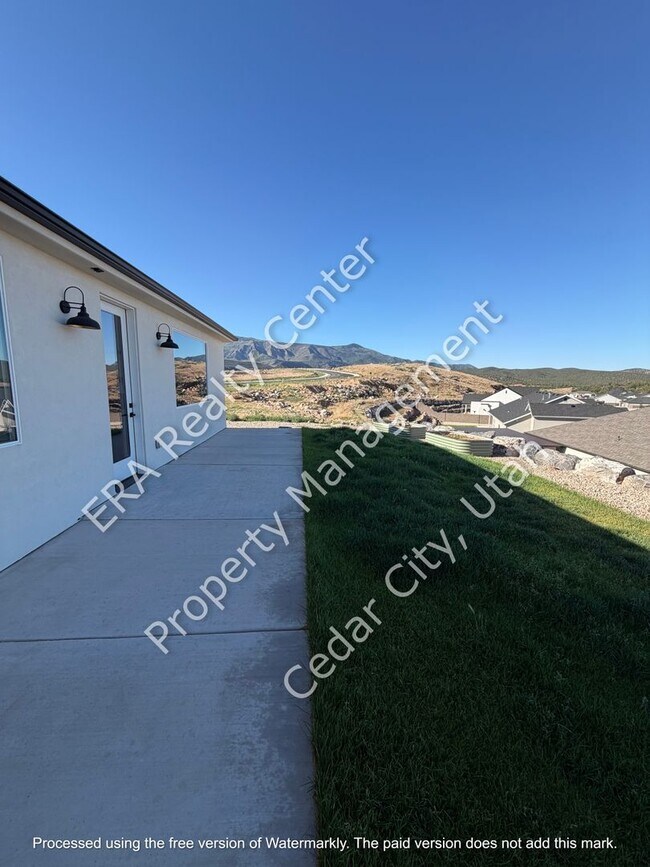 Building Photo - Newer Construction - 4 bedroom- 2 bath Single Family Home