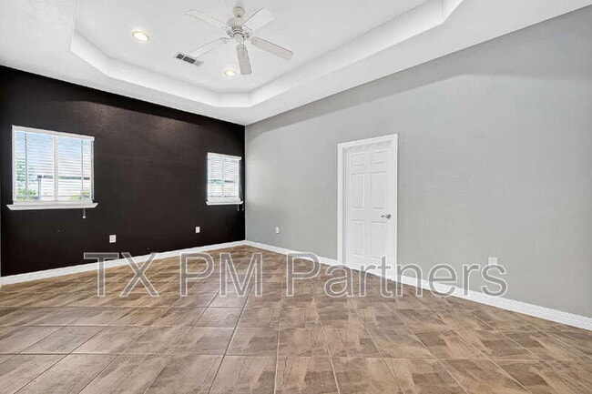 Building Photo - 13819 Lakeview Meadow Dr