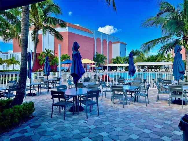 Building Photo - 203 Tilford J