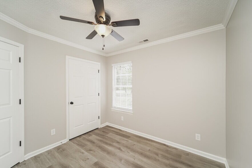 Building Photo - 3520 Sandberry Dr