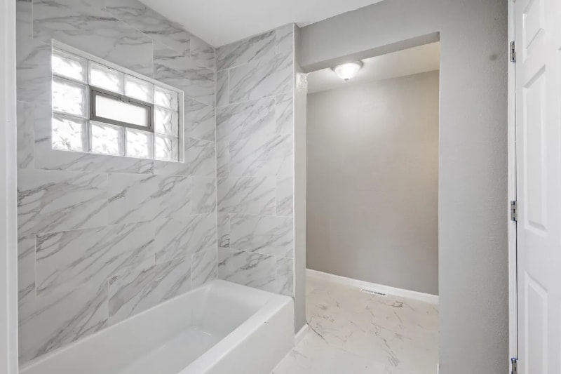 Building Photo - 611 E Sumner St