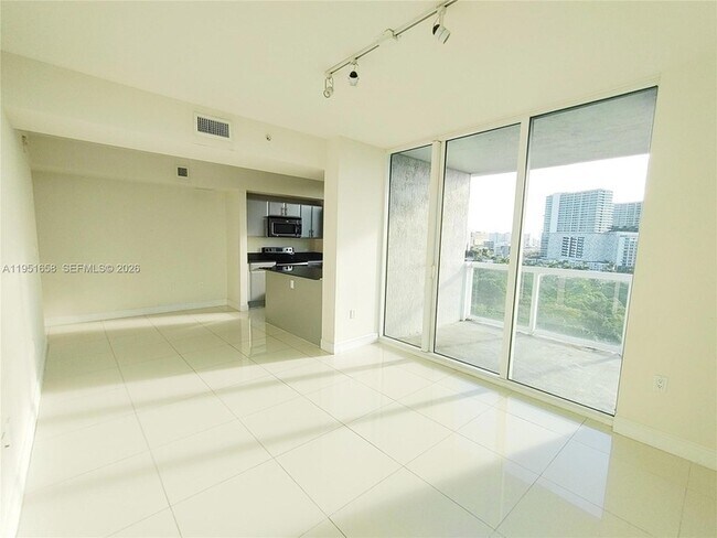 Building Photo - 1871 NW S River Dr