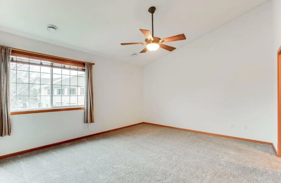 Building Photo - 15346 Flower Way