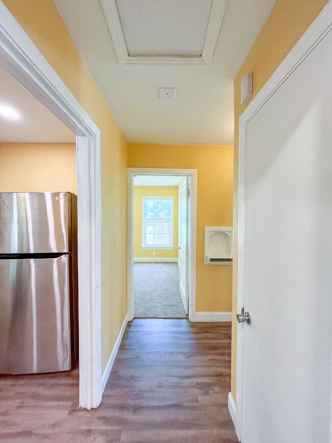 Building Photo - Available NOW!!!! This charming 1 story, 2...