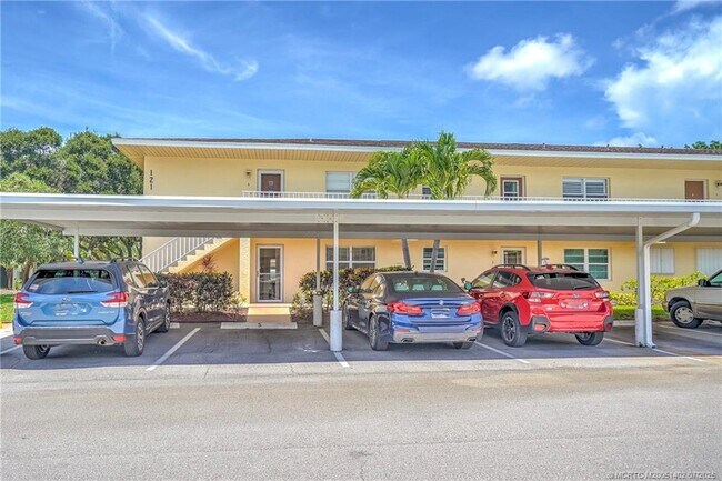2950 SE Ocean Blvd 2950 SE Ocean - 2950 Se Ocean Blvd Stuart Fl Building Photo