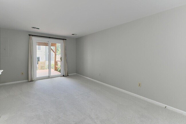 Building Photo - 11931 Redtree Way