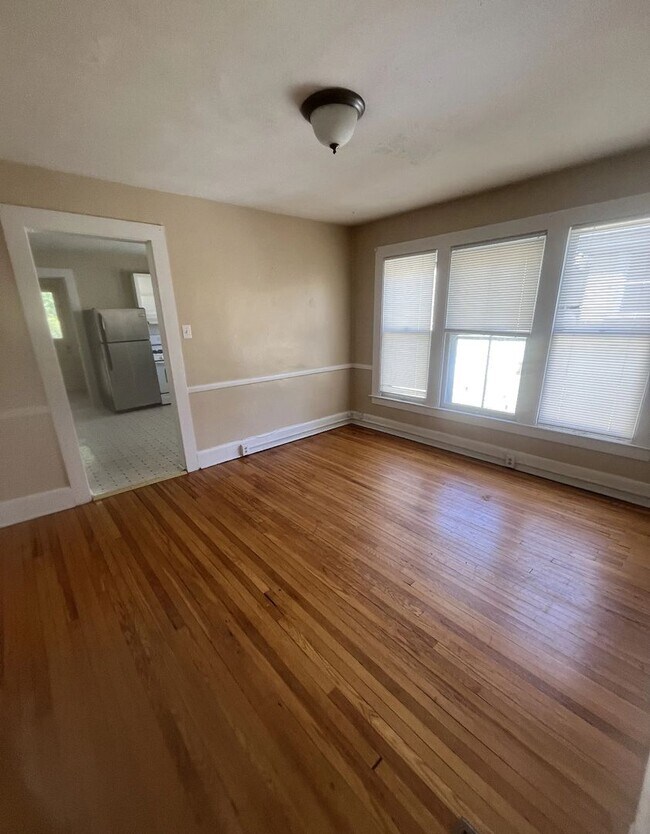 Building Photo - 519-521 Clarendon Street