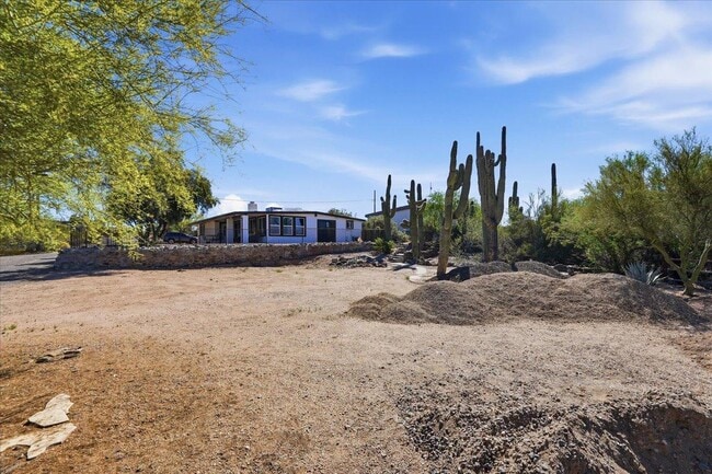 Building Photo - 38466 N Basin Rd