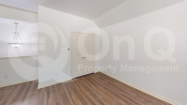 Building Photo - 1618 Nestledown Dr