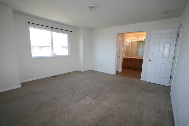 Building Photo - Beautiful 4 bedroom home available in Peyton!