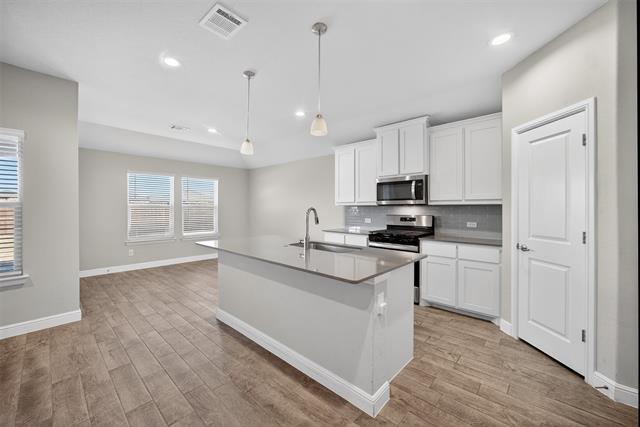 Building Photo - 1321 Greenfield Dr