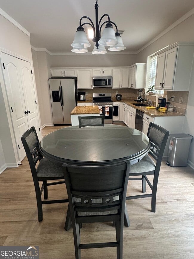 Building Photo - 3926 Yosemite Park Ln