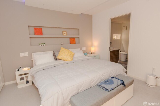 Building Photo - 1800 Washington St