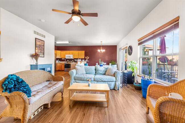 Building Photo - 1552 Cook Cir