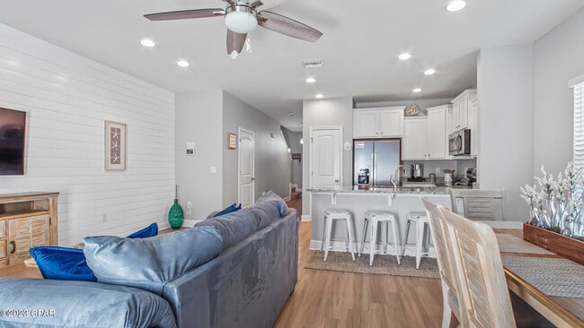 Building Photo - 7450 Shadow Lake Dr