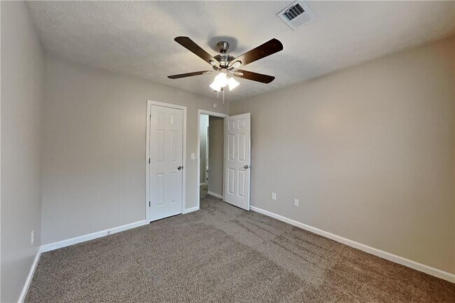 Building Photo - 89 White Oak St