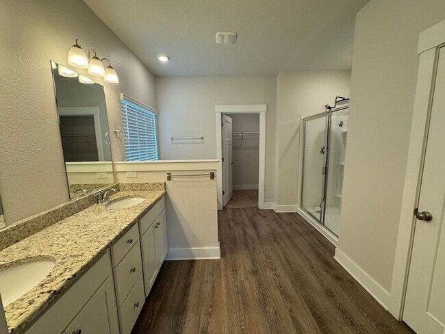 Building Photo - Gulf Breeze - Sailfish Pointe - 4 bedroom, 3 bathroom w/ 3 car garage