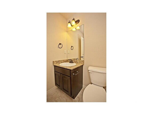 Building Photo - Clean and fresh near Washington Regional Hospital and the Bike Trail! To schedule your own showin...