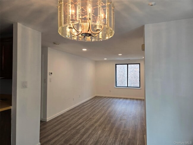 Building Photo - 132 Golf Ln